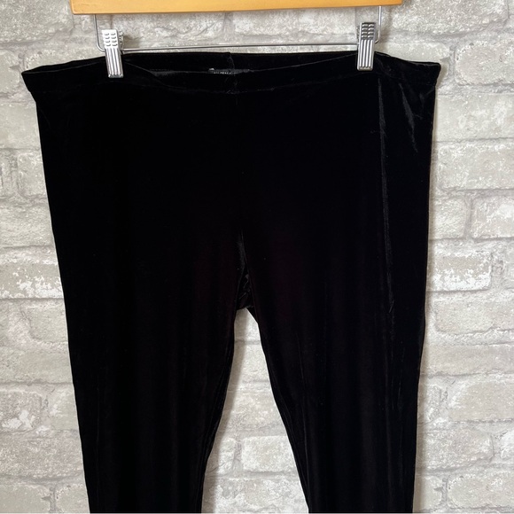 **FLAWED** Eileen Fisher Women's Medium Black Velvet Skinny Pants. Ankle Length. - Picture 3 of 8